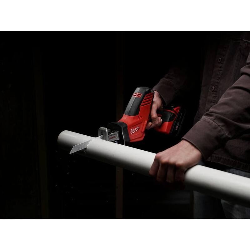 Sierra alternativa inalámbrica Milwaukee M18 18V de iones de litio HACKZALL con dientes de carburo para cortar metal y hoja de sierra SAWZALL - 2625-20-48-00-5201.