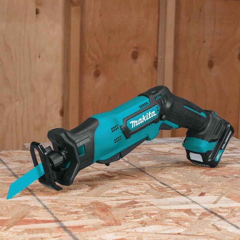 Sierra reciproca inalámbrica Makita 12V máx CXT de iones de litio con velocidad variable y estuche - RJ03R1