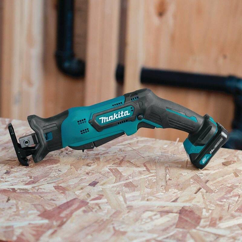Sierra reciproca inalámbrica Makita 12V máx CXT de iones de litio con velocidad variable y estuche - RJ03R1