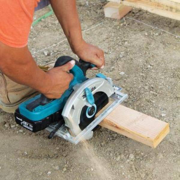 Sierra circular inalámbrica de litio Makita 18V X2 LXT (36V) de 7-1/4 pulgadas (Herramienta solamente) - XSH01Z