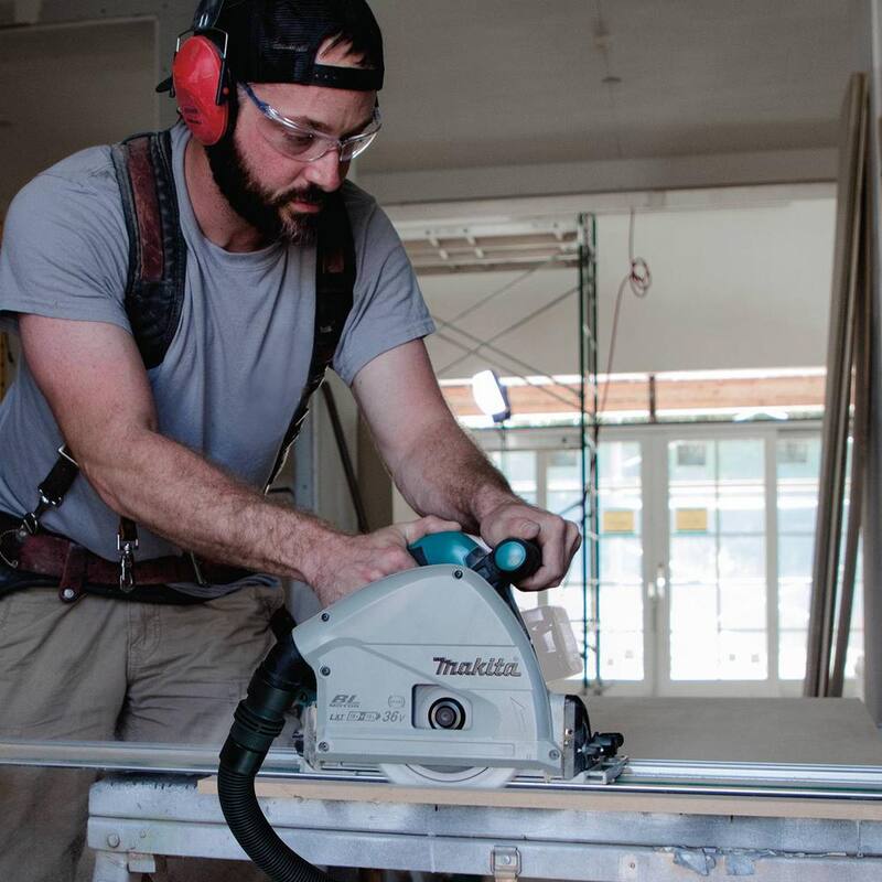 Sierra circular sumergible inalámbrica sin escobillas de litio Makita 18V X2 LXT (36V), de 6-1/2 pulgadas, con AWS (Herramienta Únicamente) - XPS02ZU.