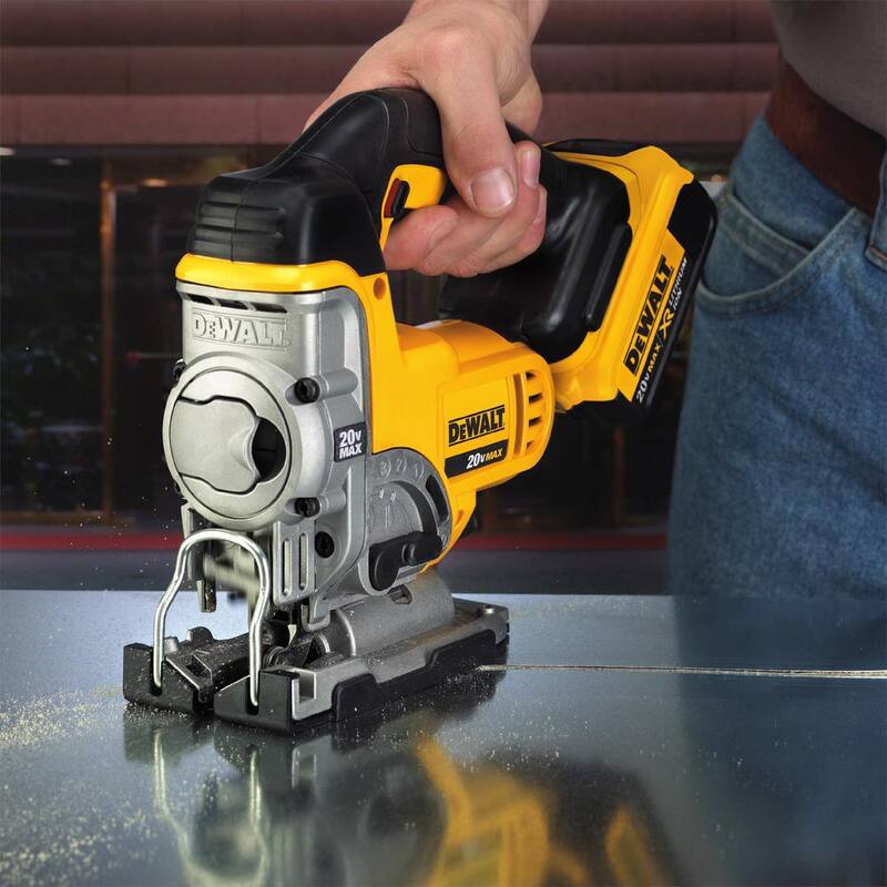 Sierra de calar inalámbrica DEWALT 20V MAX de iones de litio con (1) batería de 20V 5.0Ah y cargador - DCB205CKW331B