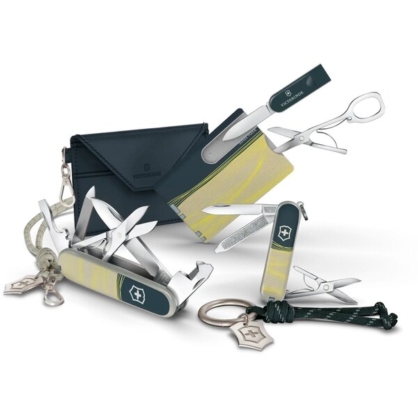 Swiss Army Brands 2024N Victorinox Classic Sd, Live To Explore, New York Style - VIC-0.6223.E223