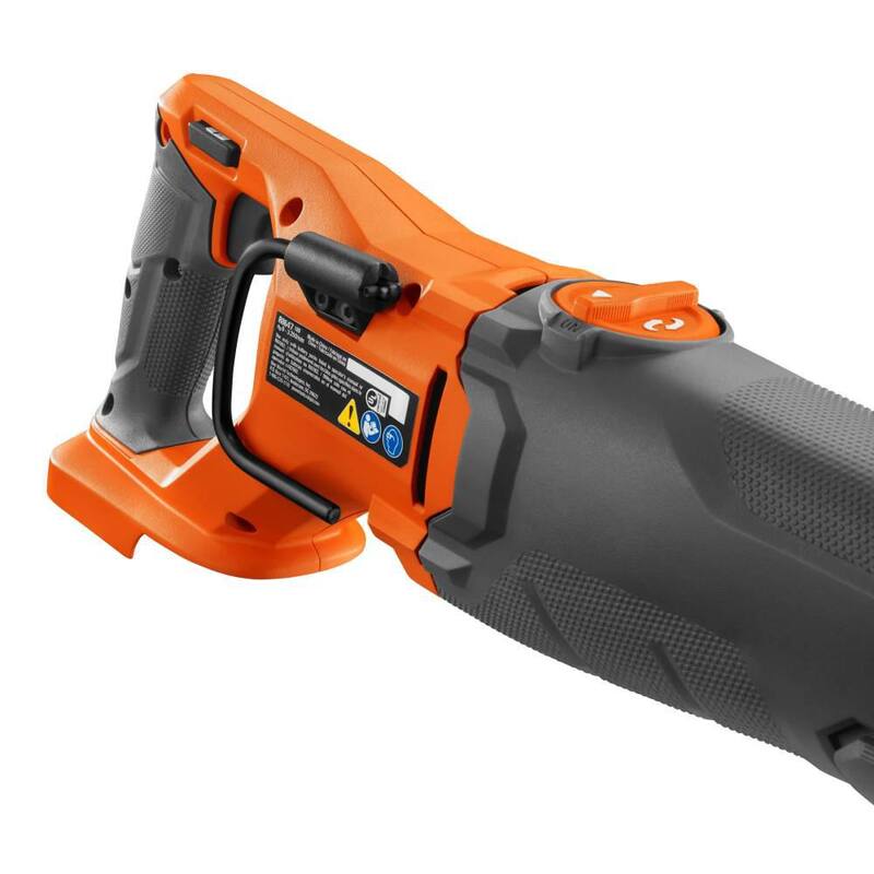 Sierra reciproca inalámbrica RIDGID 18V con motor sin escobillas y batería de iones de litio de 18V 4.0 Ah - R8647B-AC87004