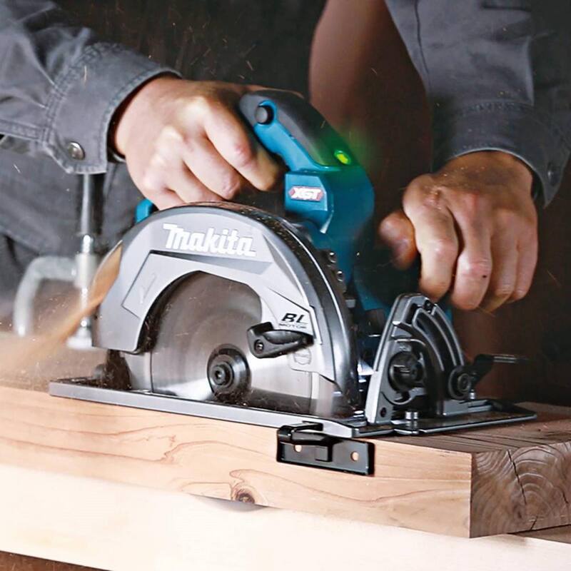 Sierra circular inalámbrica Makita 40V Max XGT sin escobillas de 7-1/4 pulgadas, Capaz de AWS (Herramienta Solamente) - GSH01Z