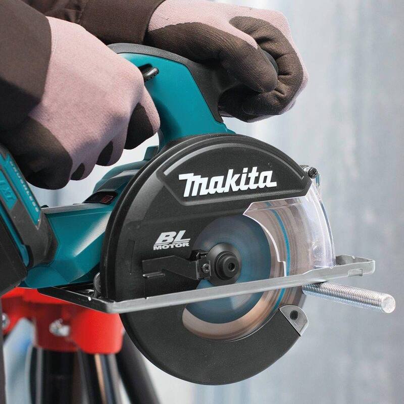 Sierra de corte de metal inalámbrica sin escobillas de 5-7/8" Makita 18V LXT de iones de litio (Herramienta solamente) - XSC02Z