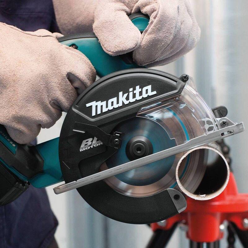 Sierra de corte de metal inalámbrica sin escobillas de 5-7/8" Makita 18V LXT de iones de litio (Herramienta solamente) - XSC02Z