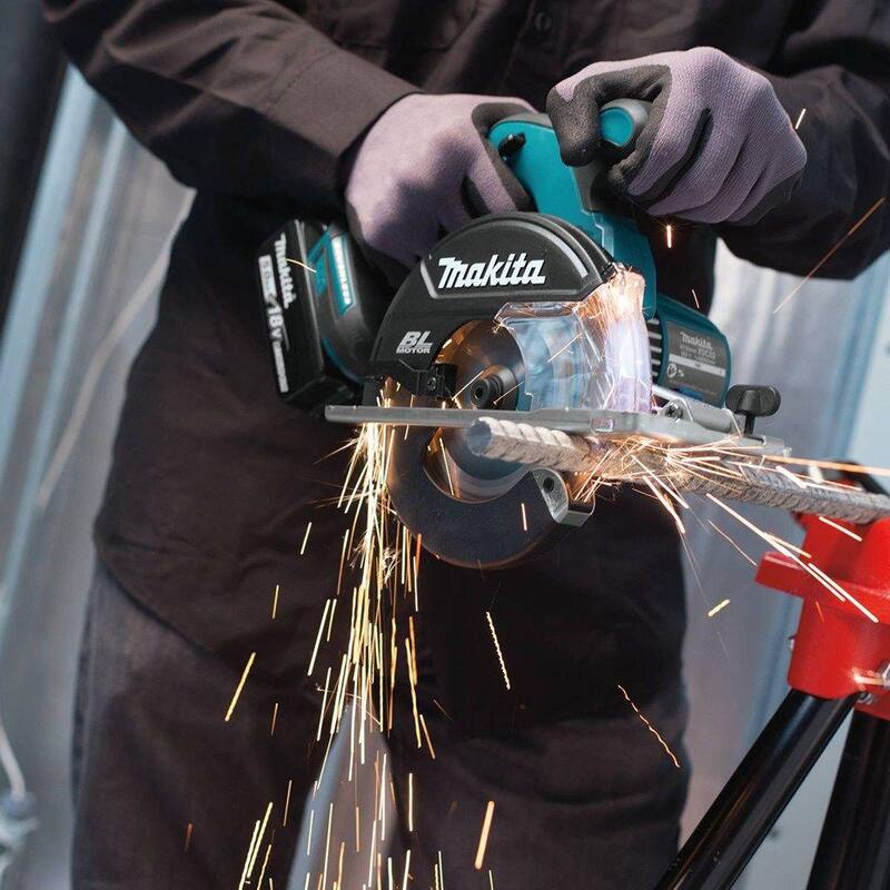 Sierra de corte de metal inalámbrica sin escobillas de 5-7/8" Makita 18V LXT de iones de litio (Herramienta solamente) - XSC02Z