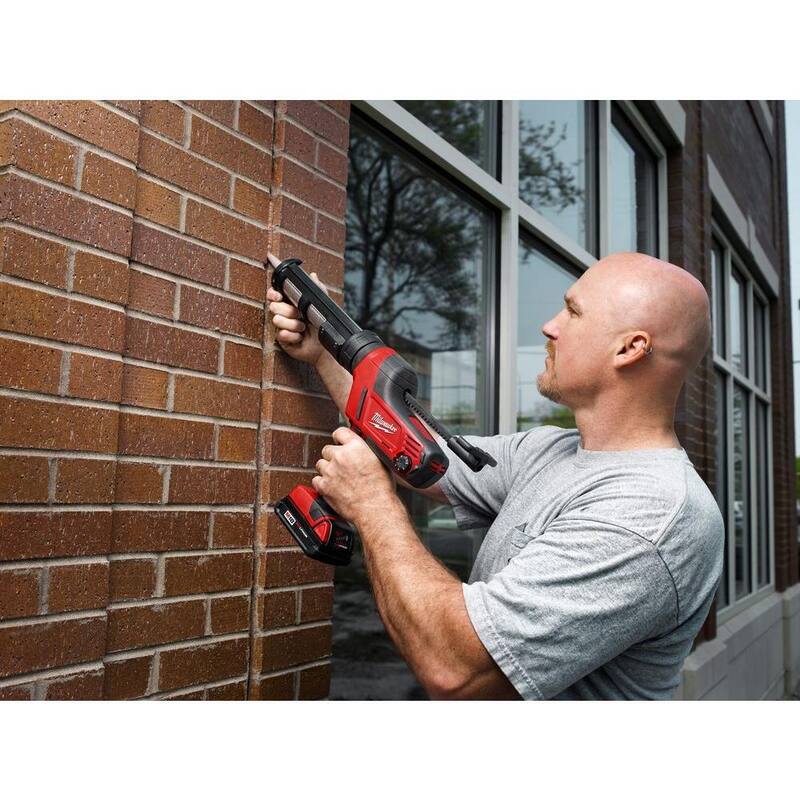 Sierra alternativa inalámbrica Milwaukee M18 FUEL 18V de iones de litio sin escobillas HACKZALL y pistola de calafateo M18 con dos baterías M18 de 6.0 Ah - 2719-20-2641-20-48-11-1862.