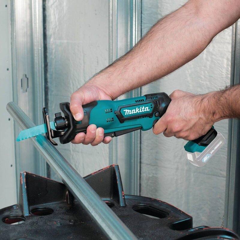 Sierra reciproca inalámbrica de iones de litio Makita 12V max CXT (Herramienta solamente) - RJ03Z