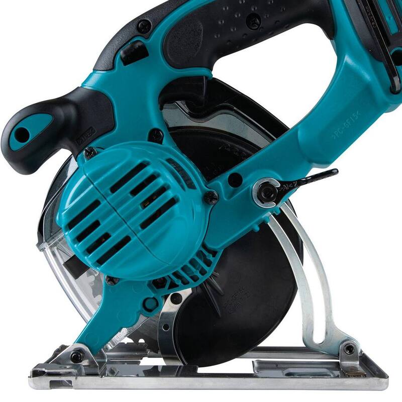 Sierra de corte de metal inalámbrica Makita 18V LXT de 5-3/8 pulgadas con freno eléctrico y recolector de virutas, solo la herramienta - XSC03Z