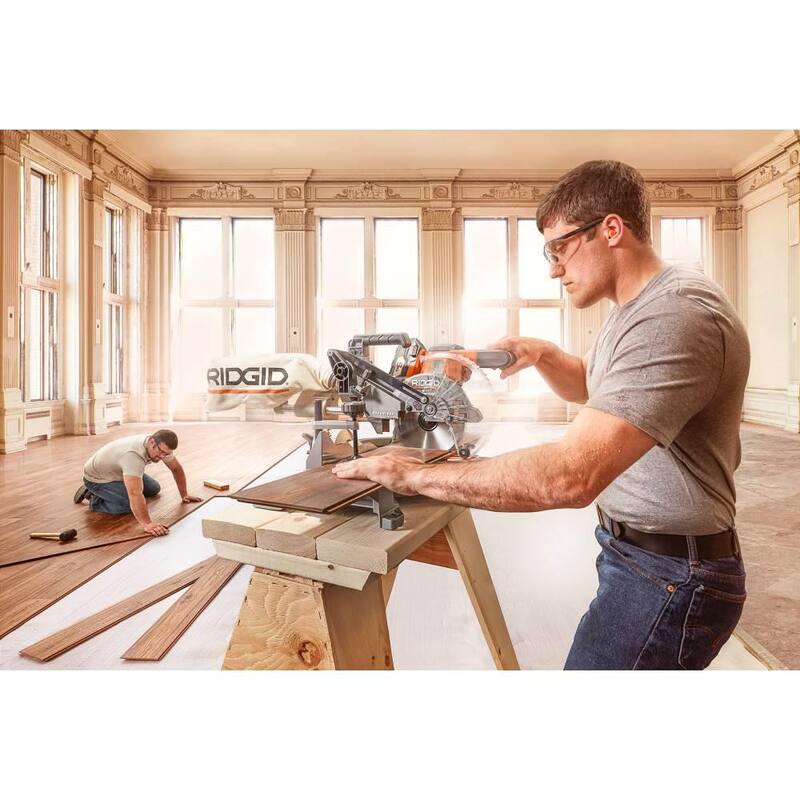 Sierra ingletadora deslizante de doble bisel con motor sin escobillas RIDGID 18V inalámbrica de 7-1/4 pulgadas con batería de iones de litio de salida máxima de 6.0 Ah - R48607B-AC840060.