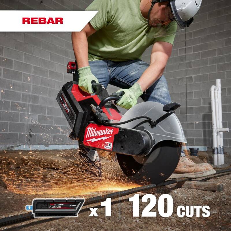 Sierra de corte Milwaukee MX FUEL de 14 pulgadas con kit de sierra circular con (2) baterías XC 8.0 y super cargador (paquete de 2) - MXF315-2XC-MXF315-2XC