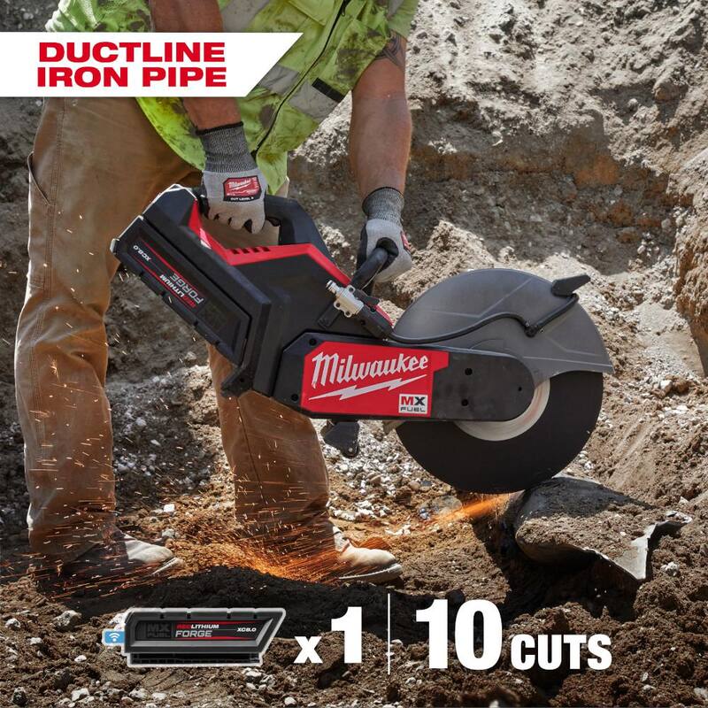 Sierra de corte Milwaukee MX FUEL de 14 pulgadas con kit de sierra circular con (2) baterías XC 8.0 y super cargador (paquete de 2) - MXF315-2XC-MXF315-2XC