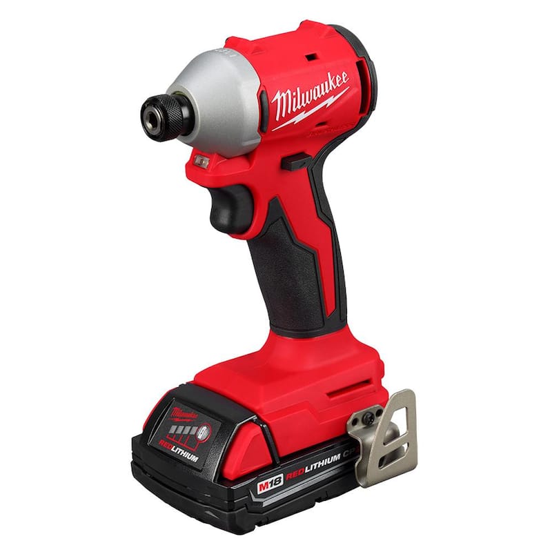 Kit de controlador de impacto inalámbrico sin escobillas de 1/4 de pulgada Milwaukee M18 18V de iones de litio con dos baterías de 2.0 Ah y cargador - 3650-22CT