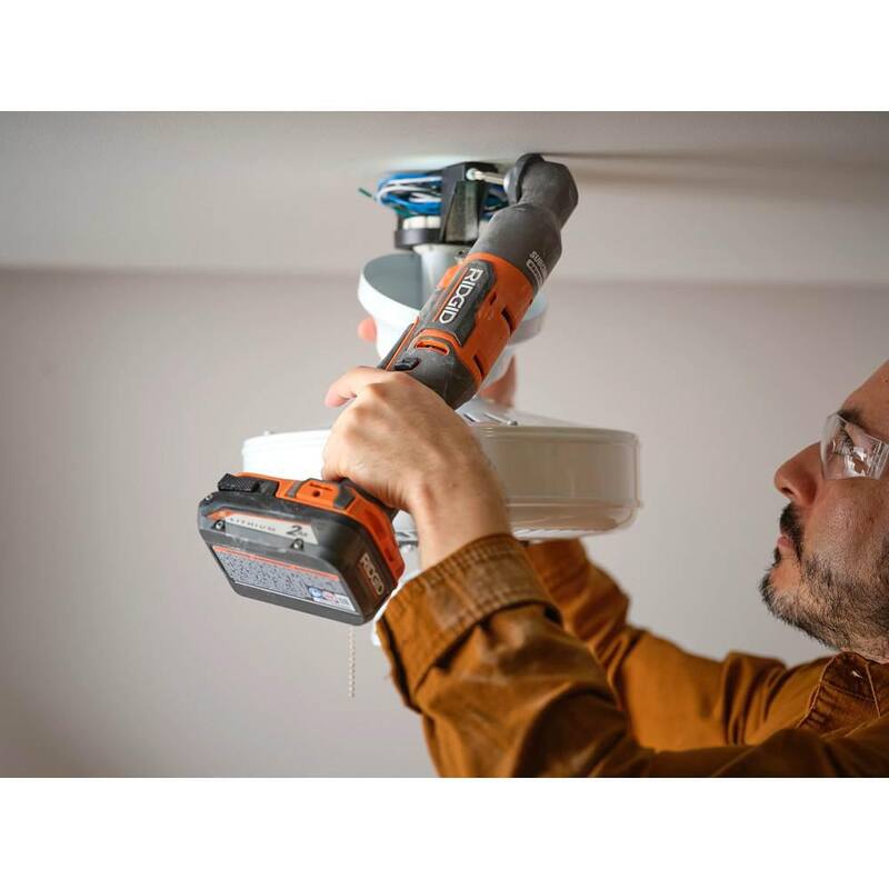 Controlador de impacto angular derecho inalámbrico sin escobillas RIDGID 18V SubCompact (Herramienta solamente) - R87730B