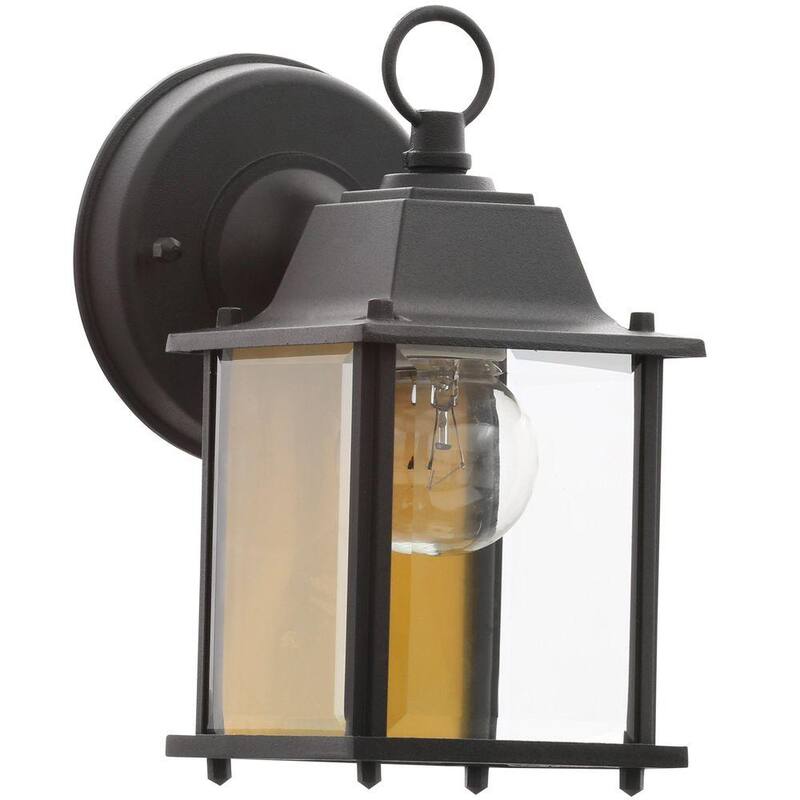 Lámpara de pared para exteriores Hampton Bay 8.19 pulgadas en negro con estilo de farol de entrenador y cristal transparente, alambrado duro, sin foco incluido - G14806-BK.