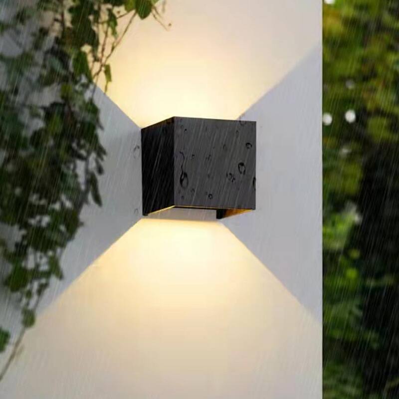 Aplique de pared para exteriores C Cattleya de 2 luces en aluminio negro mate con haz de luz ajustable con LED (paquete de 2) - CA2194-2W