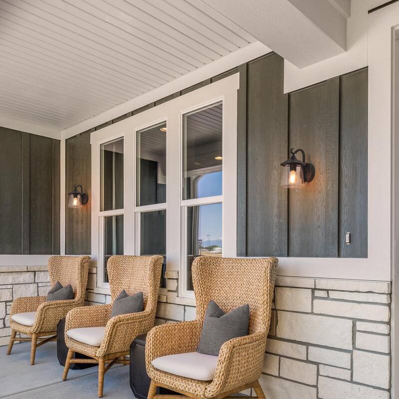 Lámpara de pared exterior LNC Modern Frosted Black Porch con un foco clásico y una pantalla de vidrio claro sembrado en forma de hongo - VAFNYAHD13356V6