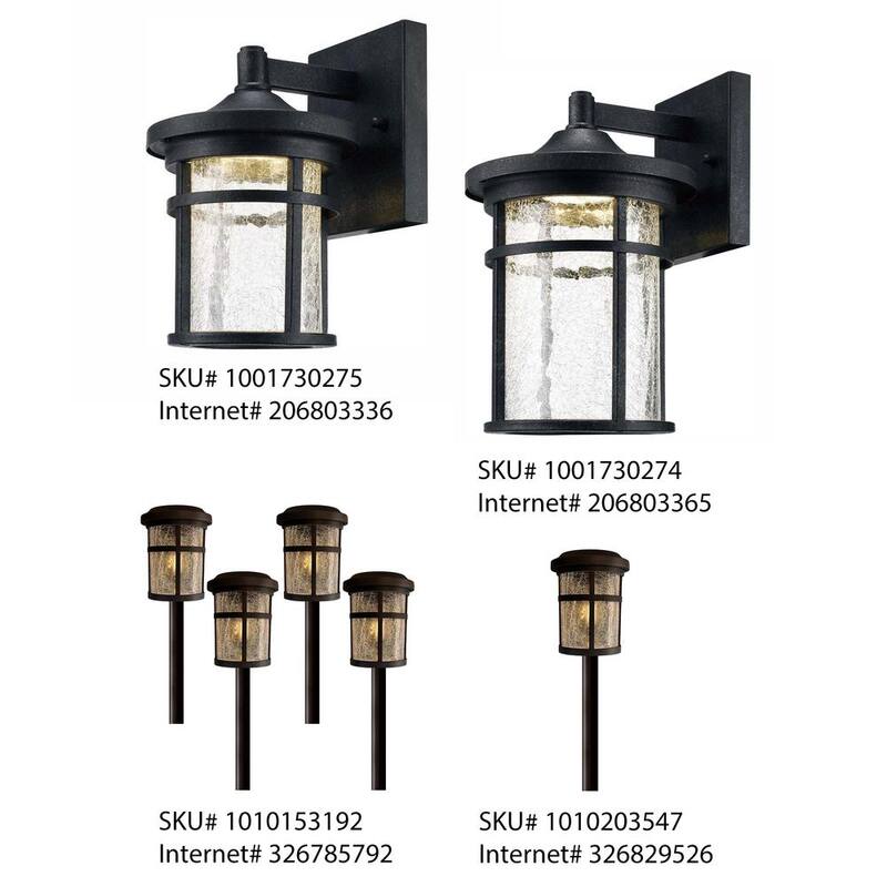 Colección de decoradores para el hogar Westbury 11 pulgadas. Luminaria exterior grande de pared con LED en hierro envejecido y cristal craquelado transparente - LED-KB 08304