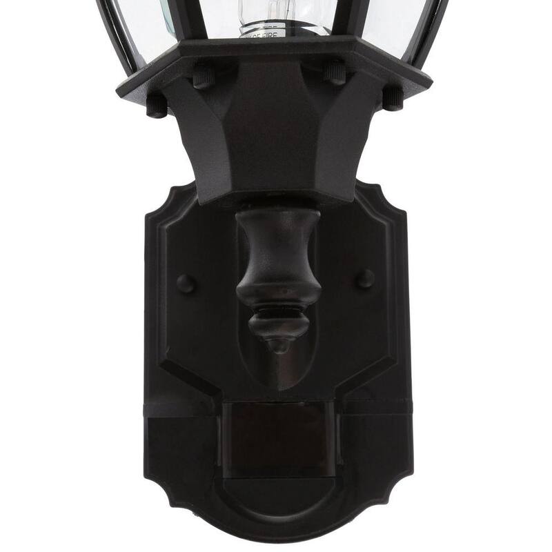 Linterna de pared negra de granja con sensor de movimiento Hampton Bay Alexandria de 17.3 pulgadas, con cableado duro, sin foco incluido - HBI-4192-BK