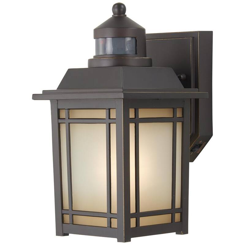 Colección de Decoradores para el Hogar Port Oxford 10.6 in. 1 Luz Aceitado con Sensor de Movimiento Candelabro de Pared Exterior Cableado Linterna - 22231