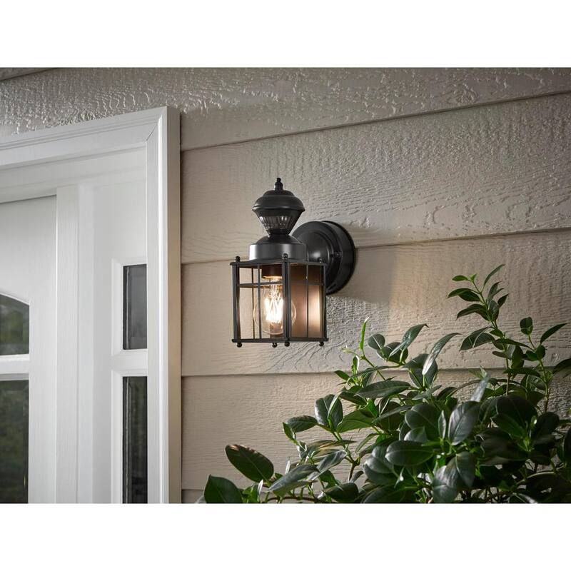 Hampton Bay Bayside 9.5 pulgadas. Linterna de Pared Exterior con Sensor de Movimiento para Granja, color Negro, con Cableado Duro, No Incluye foco - HB-4132-MB