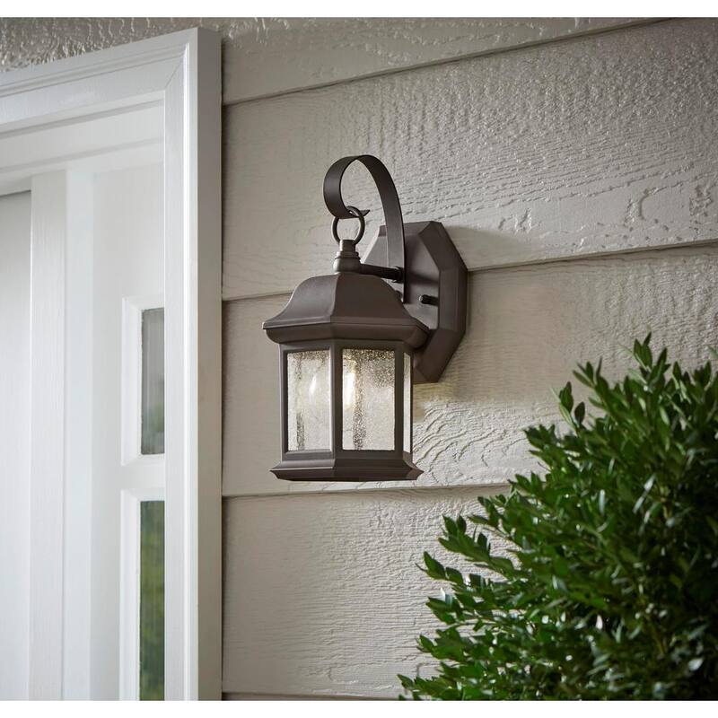 Hampton Bay 10.5 pulgadas 1 Luz Bronce Aplique de Pared para Exteriores con Vidrio Sembrado (Paquete de 2) - TR T0784