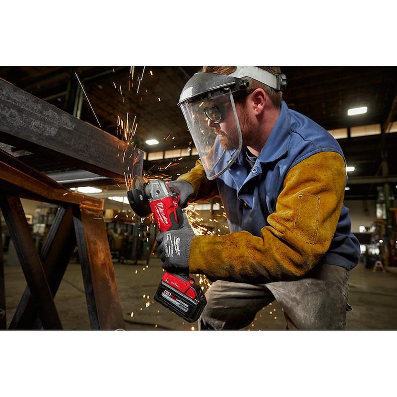 Esmeriladora Milwaukee M18 FUEL 18V de Ion de Litio sin Escobillas Inalámbrica de 4-1/2 in./5 in. con Interruptor Deslizante (Herramienta Solamente) - 2883-20