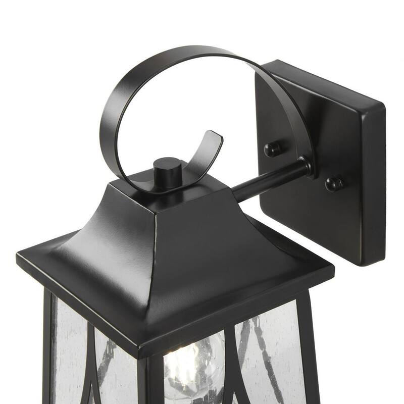 Lámpara de pared exterior Hampton Bay Drackert de 13 pulgadas con 1 luz, color negro mate con cableado, con vidrio semilla, no incluye bombilla - 28235