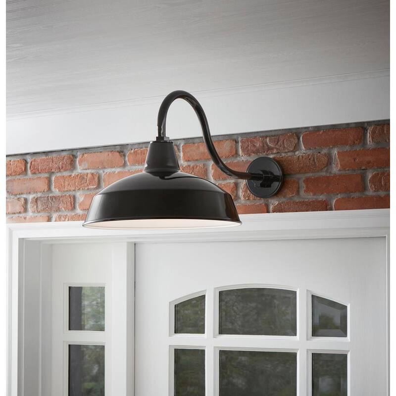 Lámpara de pared exterior Hampton Bay Easton de 14 pulgadas con un foco, estilo granero, negro, con cableado duro y pantalla de acero, sin foco incluido - KHC1691A-3.