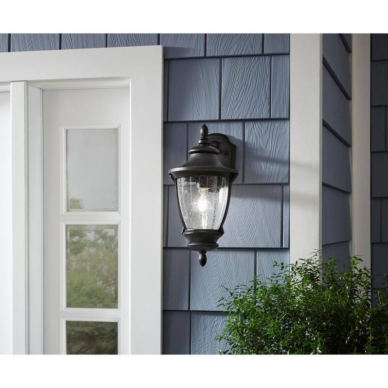 Colección de decoradores para el hogar Wilkerson 16.25 pulgadas 1-Light Linterna de pared exterior con cableado duro en negro con sin foco incluido - 23452