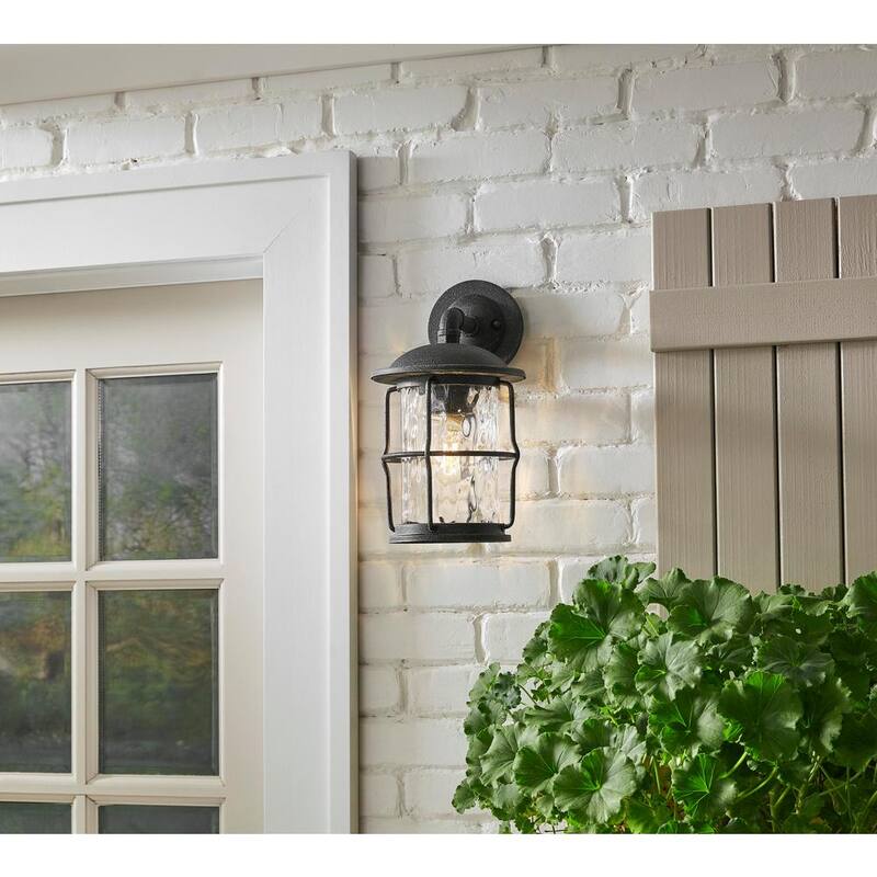 Colección de decoradores para el hogar Hargreaves 13.5 in. 1-Light Gilded Iron Rustic Farmhouse Hardwired Outdoor Wall Light Lantern Sconce con vidrio con semillas - 7956HDCGIDI