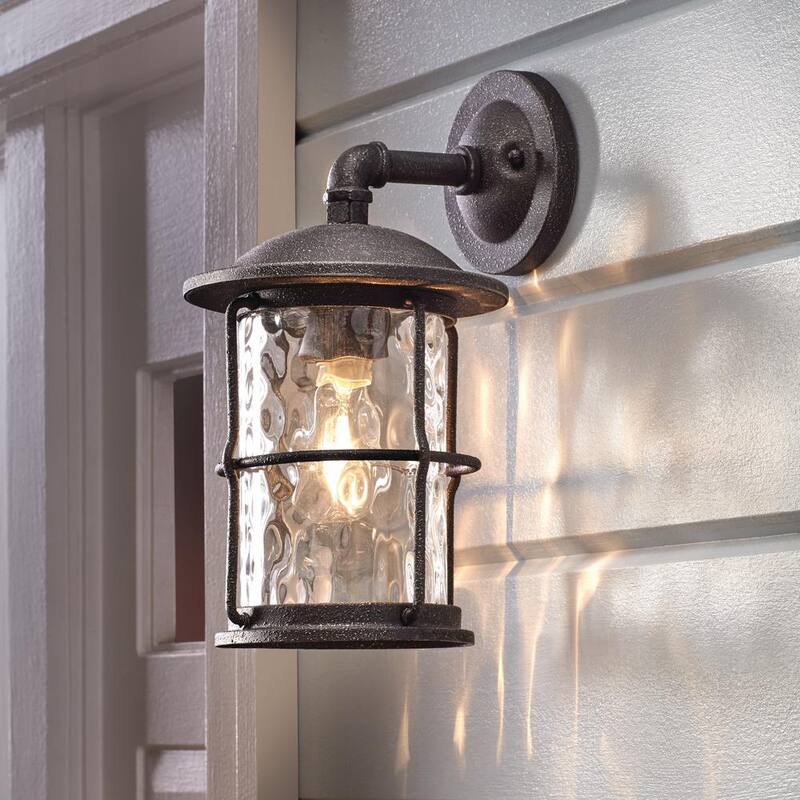 Colección de decoradores para el hogar Hargreaves 13.5 in. 1-Light Gilded Iron Rustic Farmhouse Hardwired Outdoor Wall Light Lantern Sconce con vidrio con semillas - 7956HDCGIDI
