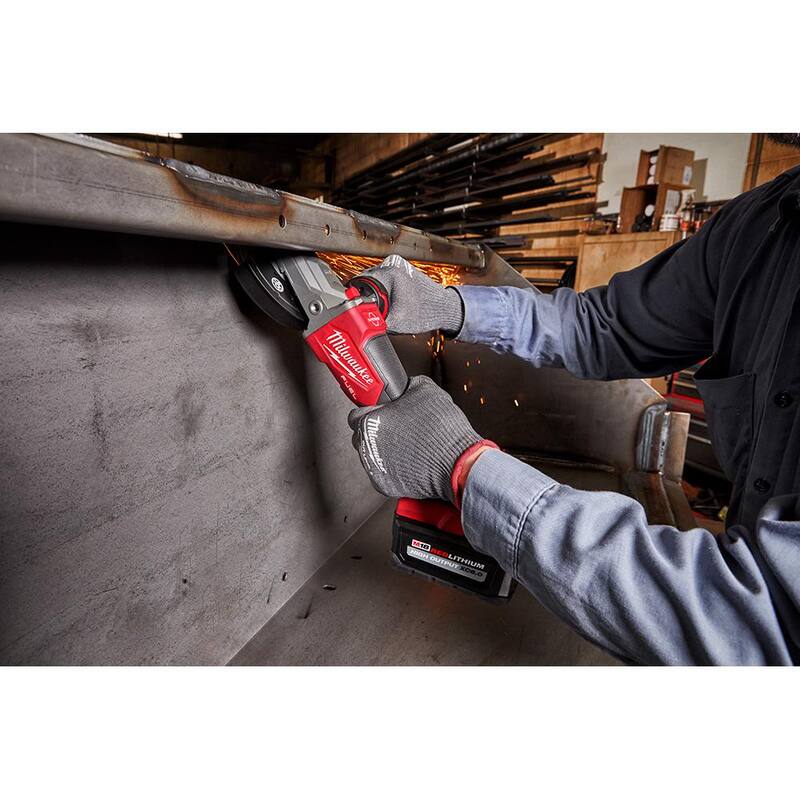 Amoladora inalámbrica Milwaukee M18 FUEL 18V de 5 pulgadas con freno y switch de paleta sin bloqueo, con batería de 6.0 ah - 2886-20-48-11-1865