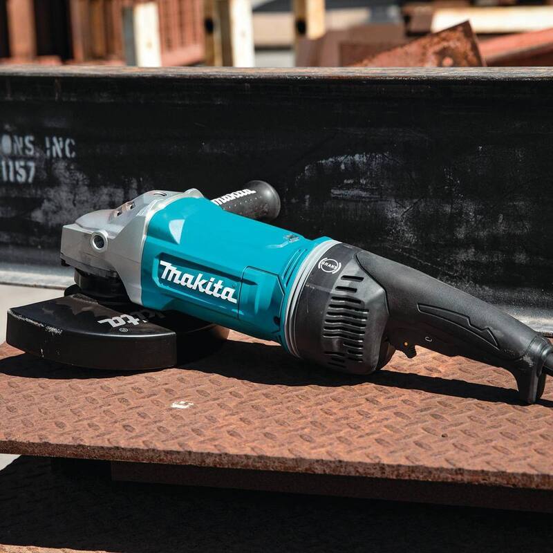 Esmeriladora angular con cable de 9 pulgadas Makita con tecnología AFT y freno - GA9070X1