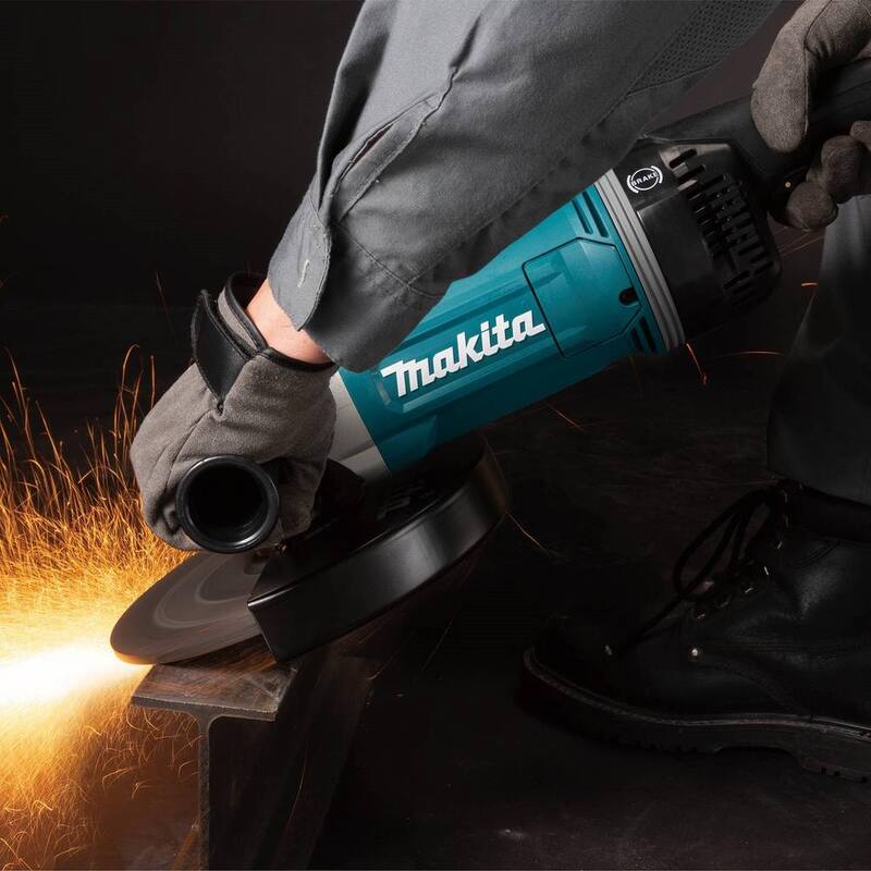 Esmeriladora angular con cable de 9 pulgadas Makita con tecnología AFT y freno - GA9070X1