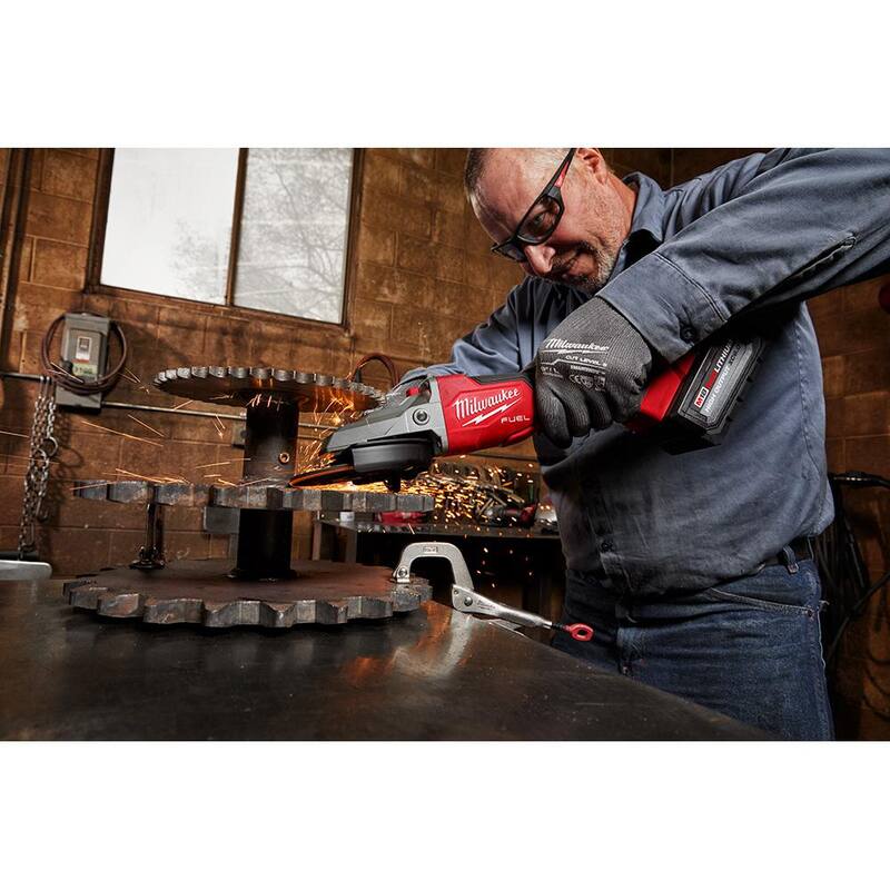 Amoladora Milwaukee M18 FUEL sin escobillas inalámbrica de 18 voltios 5 pulgadas con freno de cabezal plano y interruptor de paleta sin bloqueo (Juego de 2 piezas) - 2886-20-2886-20.
