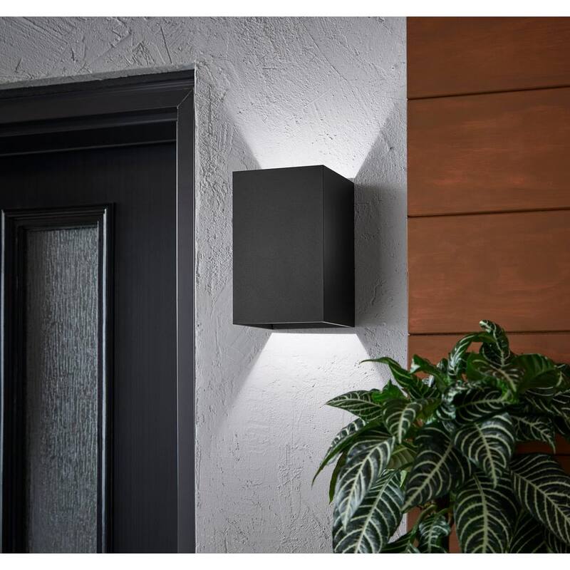 Colección de Decoradores para el Hogar Greeleyville 8 pulgadas 1 Luz Negro Arena Linterna de Pared para Exteriores con Luz LED Integrada con Cableado Duro - 23751