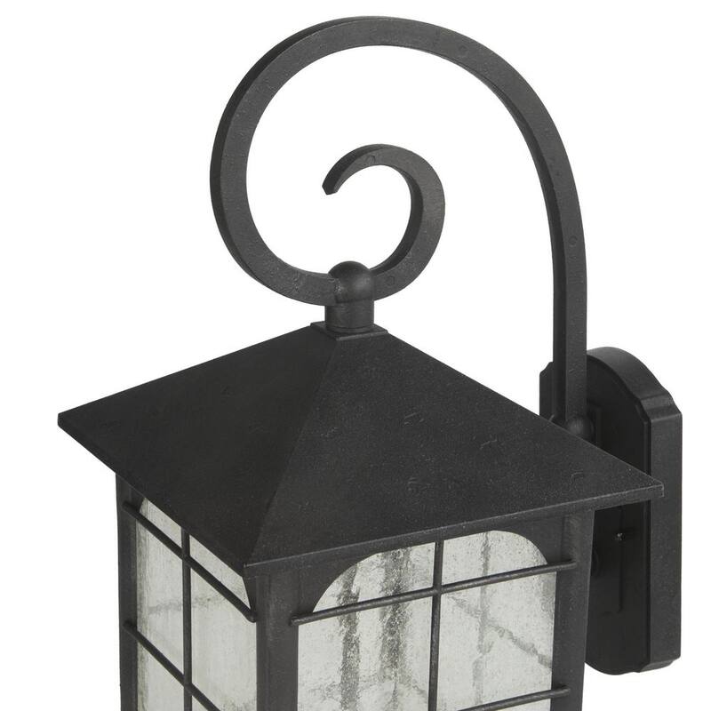Colección de decoración para el hogar Brimfield 22 in. Lámpara de pared exterior de luz de línea de voltaje de 3 luces de hierro envejecido sin bombillas incluidas - HB7103-151