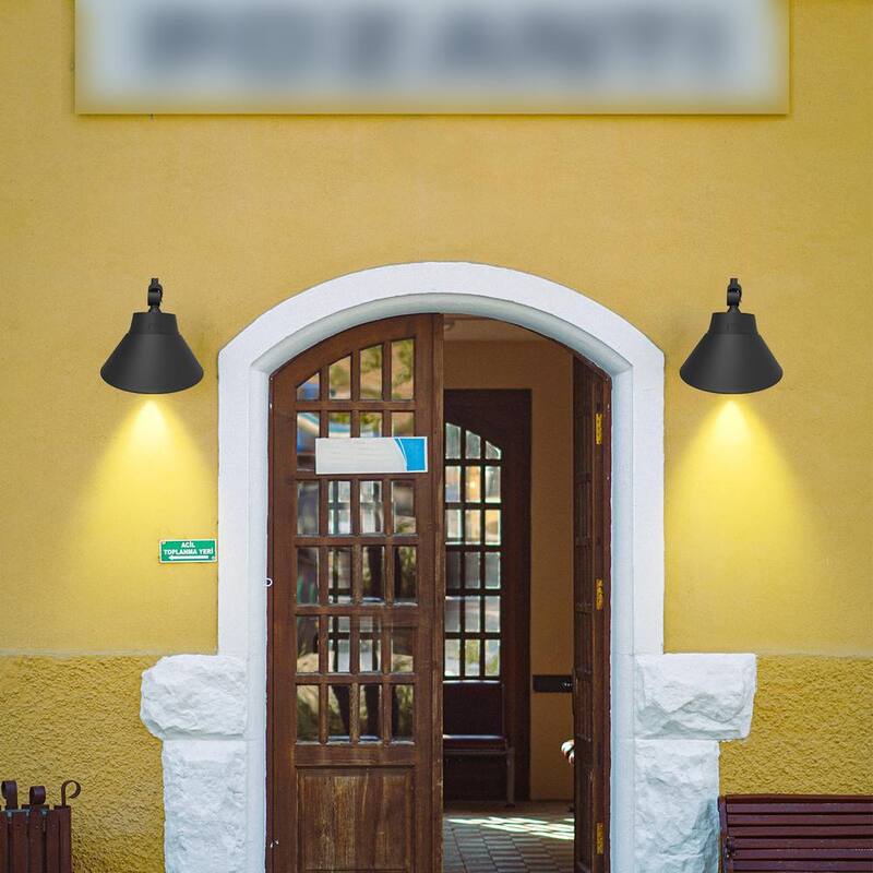 Luz de Granero de Cuello de Ganso con Sombrilla en Ángulo Negra de 10 pulgadas, 42 Watts, 4000 Lúmenes con Fotocelda, Luz de Letrero Exterior - 165001