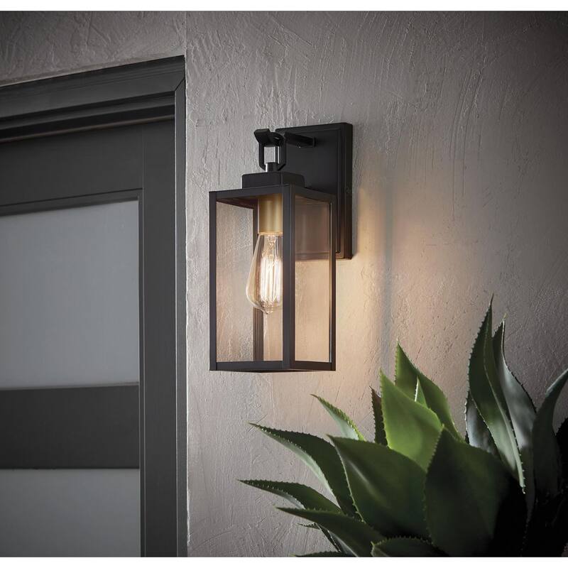 Aplique la luz de pared para exteriores Hampton Bay Maplebrook de 13.6 pulgadas en negro mate con acentos dorados, con voltaje de línea y sin bombilla incluida - HB7097-43.