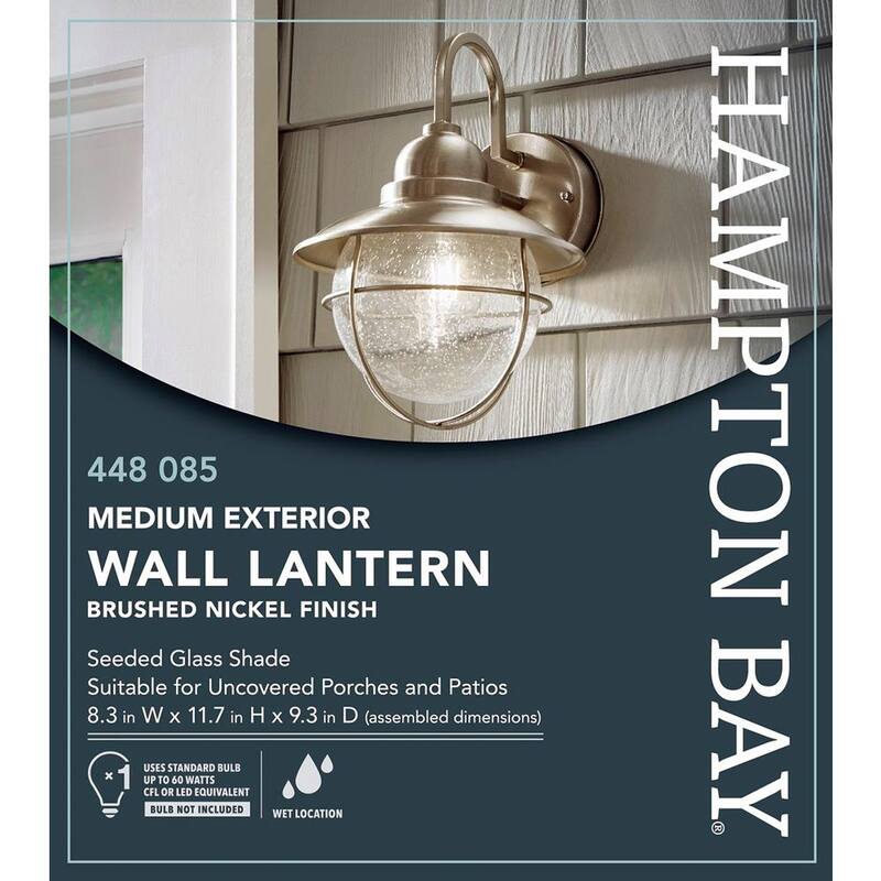 Luz de pared para exteriores con 1 luz y acabado en níquel cepillado, estilo cabaña, con cableado duro, de Hampton Bay, de 11.7 pulgadas, con linterna, sin bombilla incluida - BOA1691H-BN.