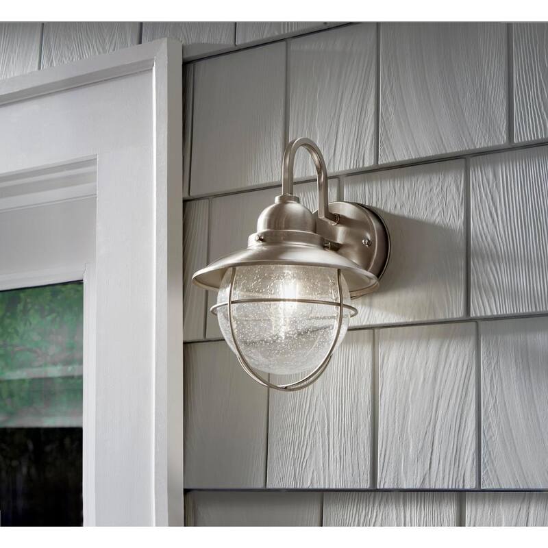 Luz de pared para exteriores con 1 luz y acabado en níquel cepillado, estilo cabaña, con cableado duro, de Hampton Bay, de 11.7 pulgadas, con linterna, sin bombilla incluida - BOA1691H-BN.