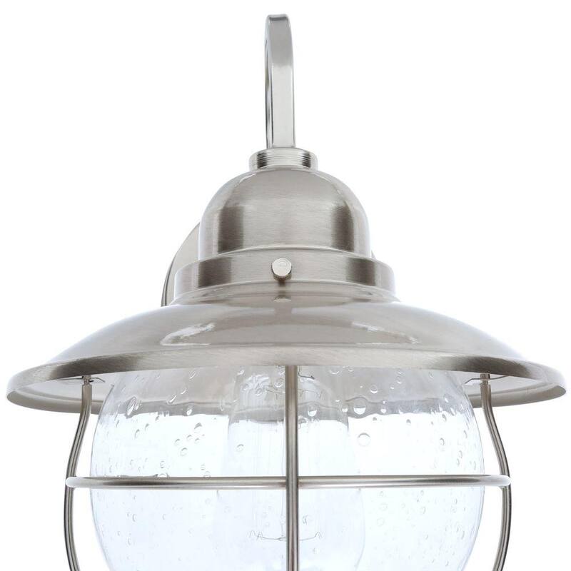 Luz de pared para exteriores con 1 luz y acabado en níquel cepillado, estilo cabaña, con cableado duro, de Hampton Bay, de 11.7 pulgadas, con linterna, sin bombilla incluida - BOA1691H-BN.