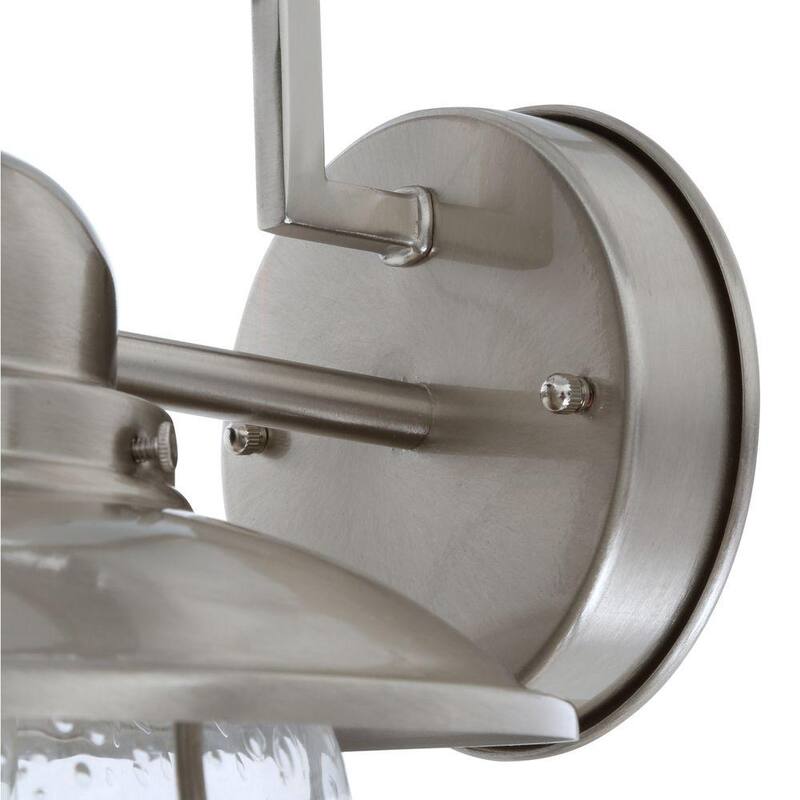 Luz de pared para exteriores con 1 luz y acabado en níquel cepillado, estilo cabaña, con cableado duro, de Hampton Bay, de 11.7 pulgadas, con linterna, sin bombilla incluida - BOA1691H-BN.