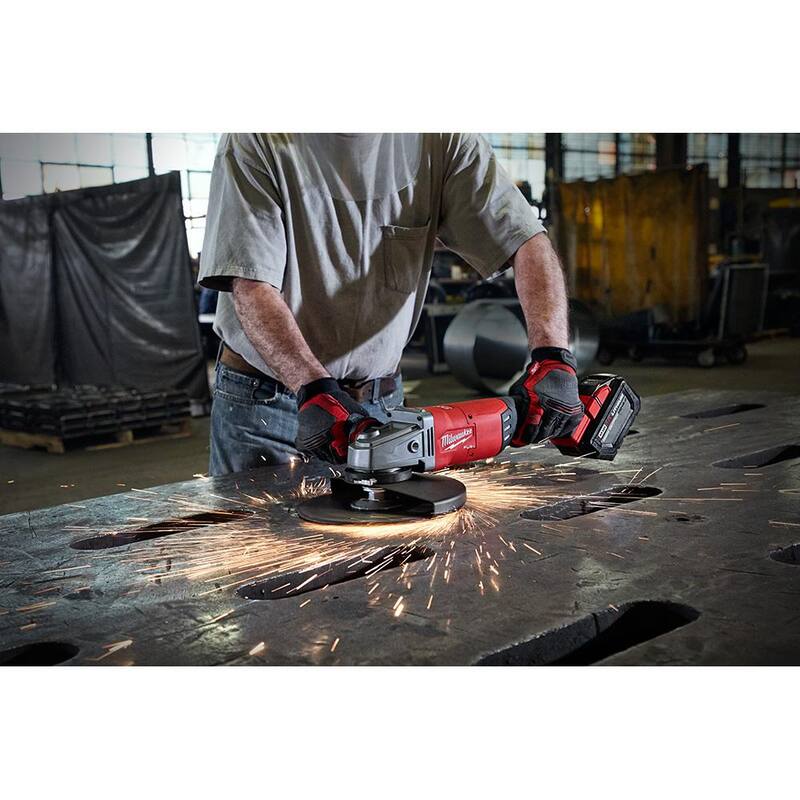 Milwaukee M18 FUEL Amoladora Angular Inalámbrica sin Escobillas de Iones de Litio de 18 Voltios de 7 in./9 in. con Batería de 6.0 Ah - 2785-20-48-11-1865