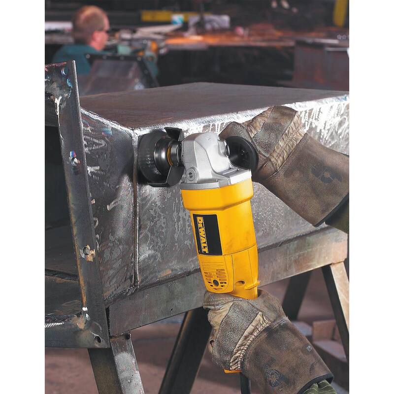 Amoladora angular media DEWALT de 12 amperes y 5 pulgadas a 10,000 RPM - DW831.