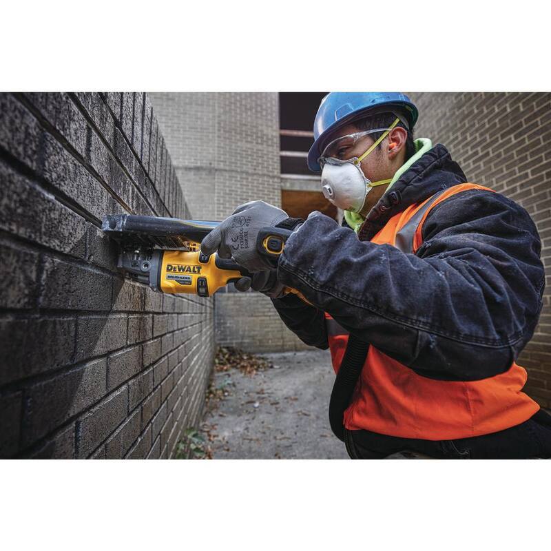 DEWALT FLEXVOLT 60V MAX Amoladora Angular Pequeña sin Escobillas de 4.5 in. - 6 in., Sierra Circular de 6-1/2 in. y (2) Baterías FLEXVOLT 9.0Ah - DCG418X2WDCS391