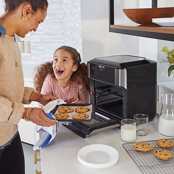 Instant Pot Instant Vortex Plus Black/Silver 10 qt Programmable Air Fryer Oven - 140-3000-01